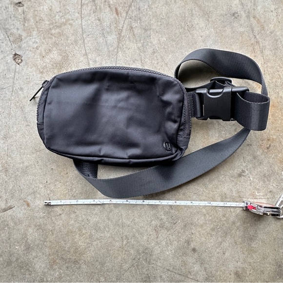 Lulu Black Belt Bag - Picture 6 of 6